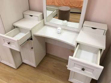Столик туалетный Карина бежевого цвета