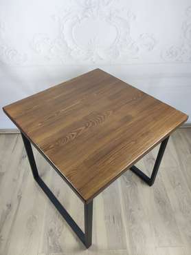Стол обеденный Loft 60х60 со столешницей из массива сосны цвета темный дуб