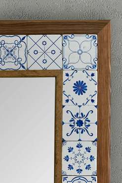 Настенное зеркало с каменной мозаикой 43x43 в раме бело-синего цвета