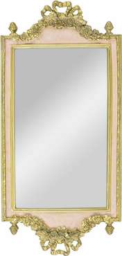 Зеркало настенное золотого цвета