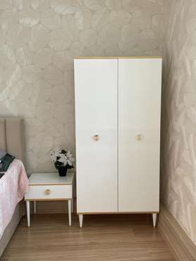 Распашной шкаф Далли белого цвета