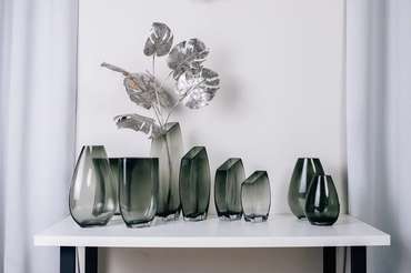 Декоративная ваза L из дымчатого стекла