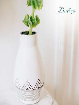 Декоративная ваза Геометрия бело-серебряного цвета