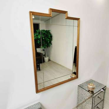 Настенное зеркало Vincello 75x105 золотого цвета