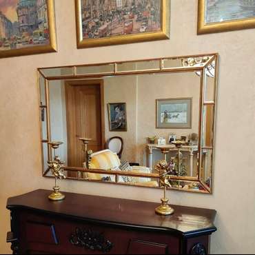 Настенное зеркало Vera 75x105 в раме золотого цвета