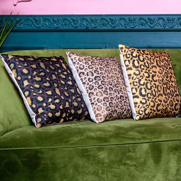 Интерьерная подушка Леопард карамельного цвета