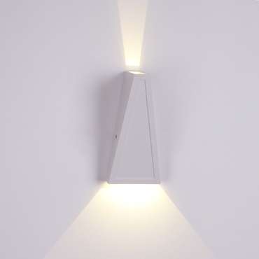 Настенный светодиодный светильник Crystal Lux 