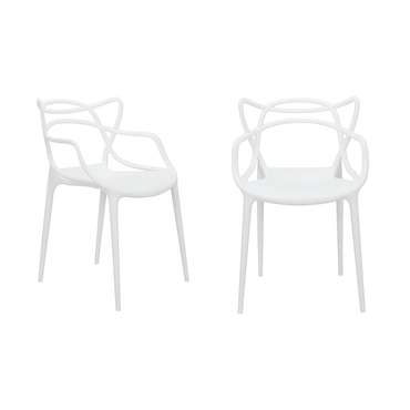 Набор из двух стульев белого цвета с подлокотниками