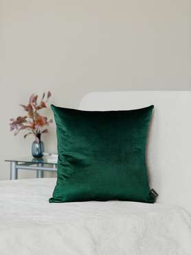 Декоративная подушка Monaco emerald 45х45 зеленого цвета
