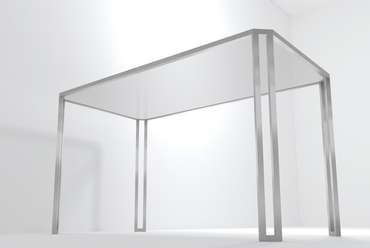 Стол обеденный из закаленного тонированного стекла серого цвета