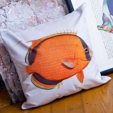 Декоративная подушка Море волнуется 60 бело-оранжевого цвета