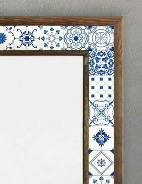Настенное зеркало с каменной мозаикой 53x73 в раме бело-синего цвета