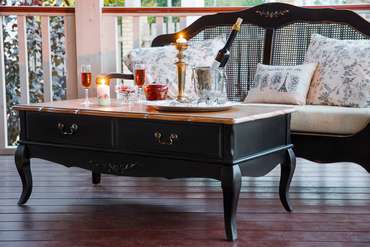 Журнальный стол с ящиками