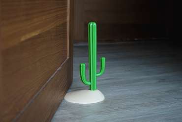 Подпорка для двери Qualy cactus пластиковая