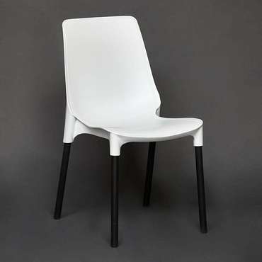 Обеденный стул Genus белого цвета