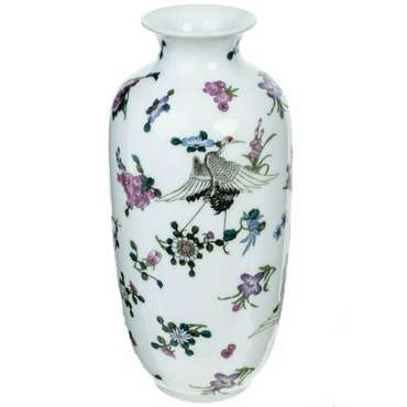 Фарфоровая ваза белого цвета