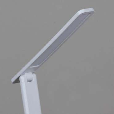 Настольная лампа 00869-0.7-01 white (пластик, цвет белый)