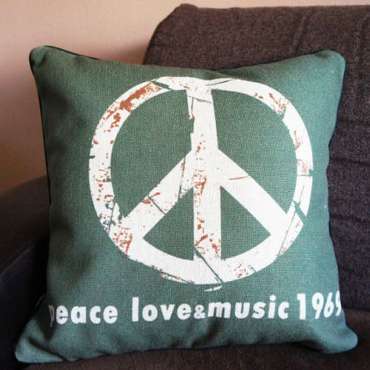 Чехол для подушки- "Peace Love and Music 1969"