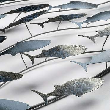 Настенный декор ручной работы Рыбы 58х94 из металла черно-серого цвета