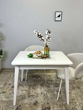 Стол обеденный раскладной со стеклянной столешницей цвета белый глянец