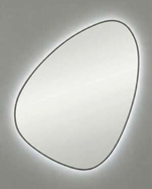 Настенное зеркало Sten S в раме серебряного цвета с подсветкой