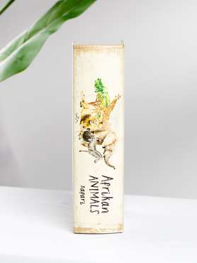 Шкатулка в виде книги бежевого цвета