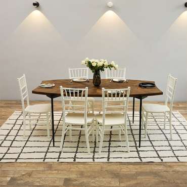 Обеденный стол из массива Васу коричневого цвета