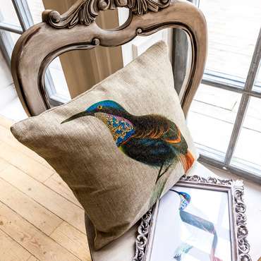 Декоративная подушка «Экзотический полет», версия 2
