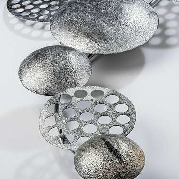 Настенный декор ручной работы 45х82 из металла серебряного цвета