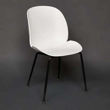Стул Beetle Chair белого цвета