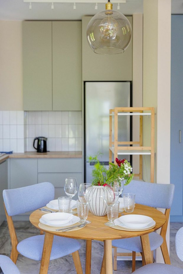 Фото: Кухня и столовая в скандинавском стиле, Модерн, — фото на INMYROOM
