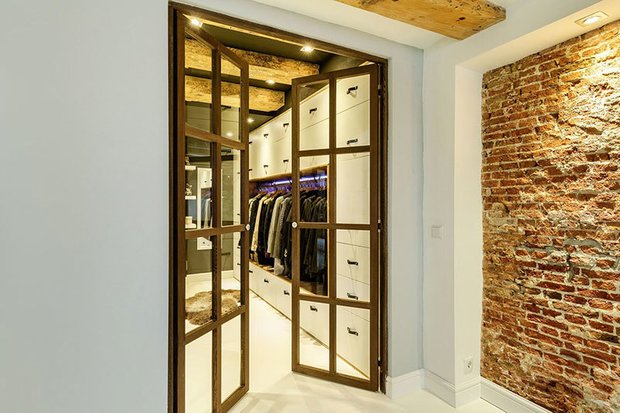 Фотография: Гардеробная в стиле Скандинавский, Лофт, Современный, Декор интерьера, Архитектура, Планировки, Белый, Бежевый, Более 90 метров – фото на INMYROOM