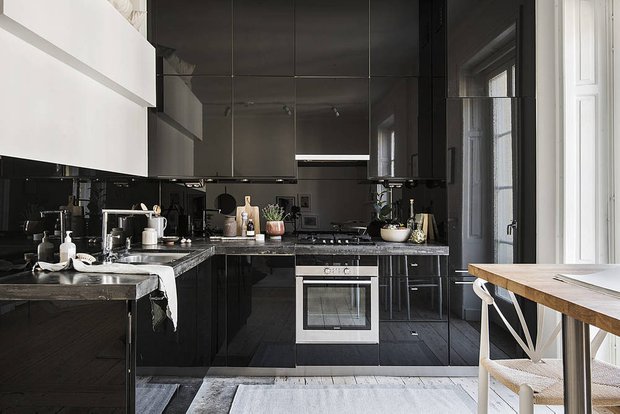 Фотография: Кухня и столовая в стиле Скандинавский, Современный, Декор и DIY, Квартира, Студия, Белый, Минимализм, Черный, до 40 метров – фото на INMYROOM