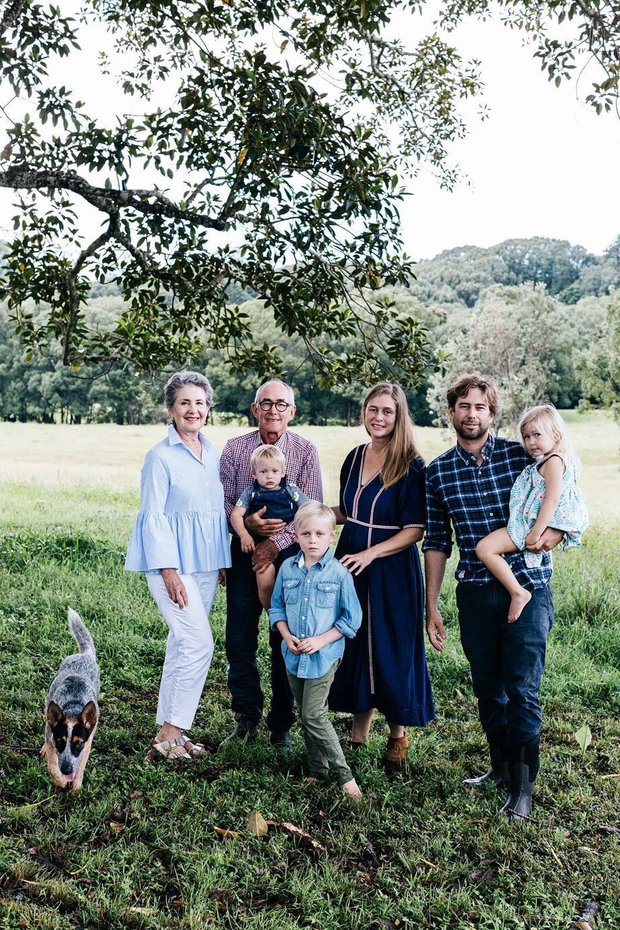 Фотография:  в стиле , Прованс и Кантри, Дом, Белый, Голубой, Дом и дача – фото на INMYROOM