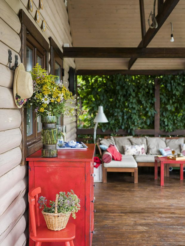 Pin on Outdoor Rooms, Porches & More Porch furniture, Country porch, Summer porc