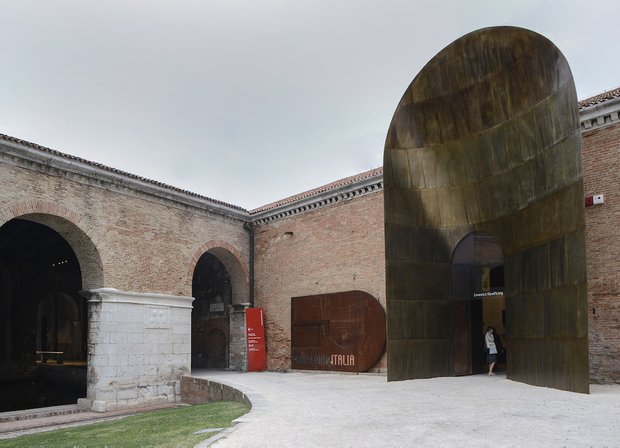 Фотография:  в стиле , Интервью, Чино Дзукки, iSaloni WorldWide Moscow 2015, Cino Zucchi Architetti, CZA, блиц-портрет – фото на INMYROOM