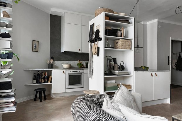 Фотография: Кухня и столовая в стиле Скандинавский, Декор интерьера, Квартира, Швеция, Декор, Мебель и свет, Стокгольм, Серый, интерьер в скандинавском стиле, 3 комнаты, 60-90 метров, монохромный интерьер – фото на INMYROOM