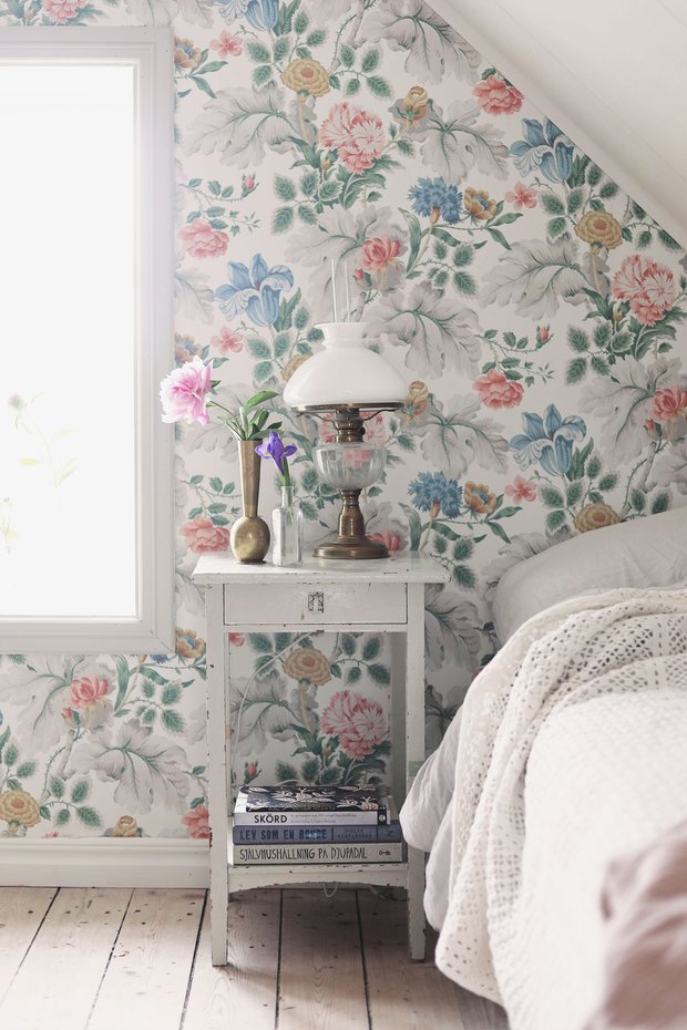 Фотография: Спальня в стиле Прованс и Кантри, Декор интерьера, Дом, Швеция, Дача, Розовый, как оформить летний дом – фото на INMYROOM