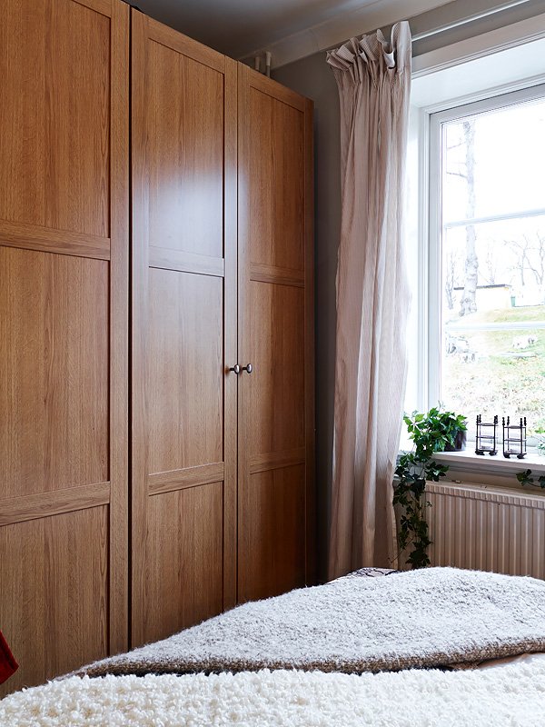 Фотография: Спальня в стиле Скандинавский, Малогабаритная квартира, Квартира, Цвет в интерьере, Дома и квартиры, Белый, Гетеборг, 2 комнаты, 40-60 метров – фото на INMYROOM