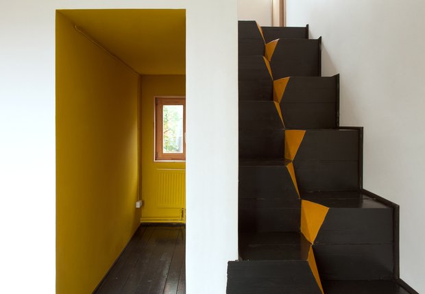 Фотография:  в стиле , Современный, Дом, Белый, Проект дня, Черный, Зеленый, Желтый, Дом и дача, Московская область, Лапино, Le Atelier, как оформить маленький дом, как построить маленький дом, проект маленького дома, маленький загородный дом – фото на INMYROOM