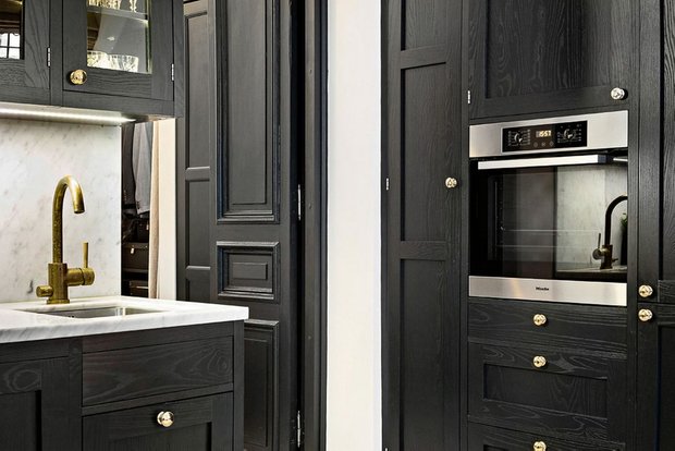 Фотография: Кухня и столовая в стиле Скандинавский, Гостиная, Декор и DIY, Квартира, Швеция, Белый, Черный, Стокгольм, 2 комнаты, до 40 метров – фото на INMYROOM