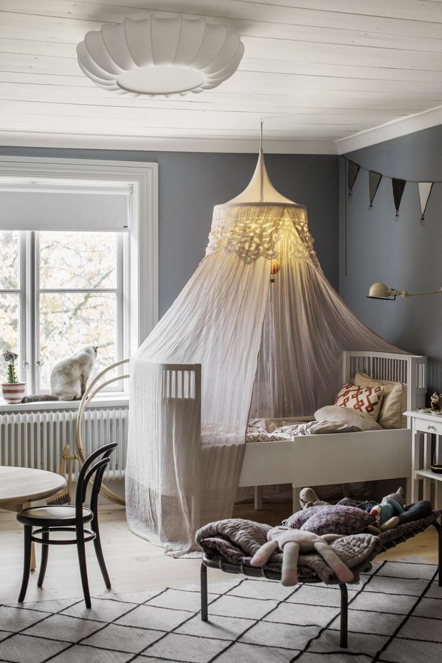 Фотография: Детская в стиле Прованс и Кантри, Эклектика, Декор интерьера, Дом, Швеция, Винтаж, 4 и больше, Более 90 метров, переделка старого дома – фото на INMYROOM