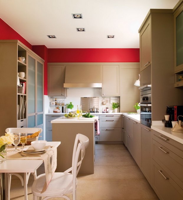 Фотография:  в стиле , маленькая кухня, интерьер кухни, кухня – фото на INMYROOM