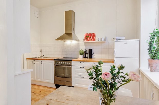 Фотография: Кухня и столовая в стиле Скандинавский, Малогабаритная квартира, Квартира, Швеция, Дома и квартиры – фото на INMYROOM