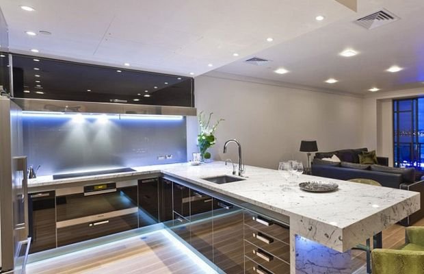 Фотография:  в стиле , Кухня и столовая, Декор интерьера, Квартира, Дом, Мебель и свет – фото на INMYROOM