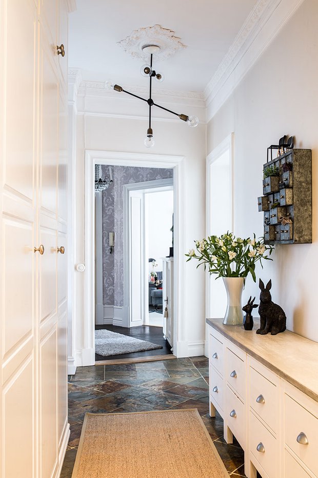 Фотография: Прихожая в стиле Скандинавский, Декор интерьера, Квартира, Швеция, 3 комнаты – фото на INMYROOM