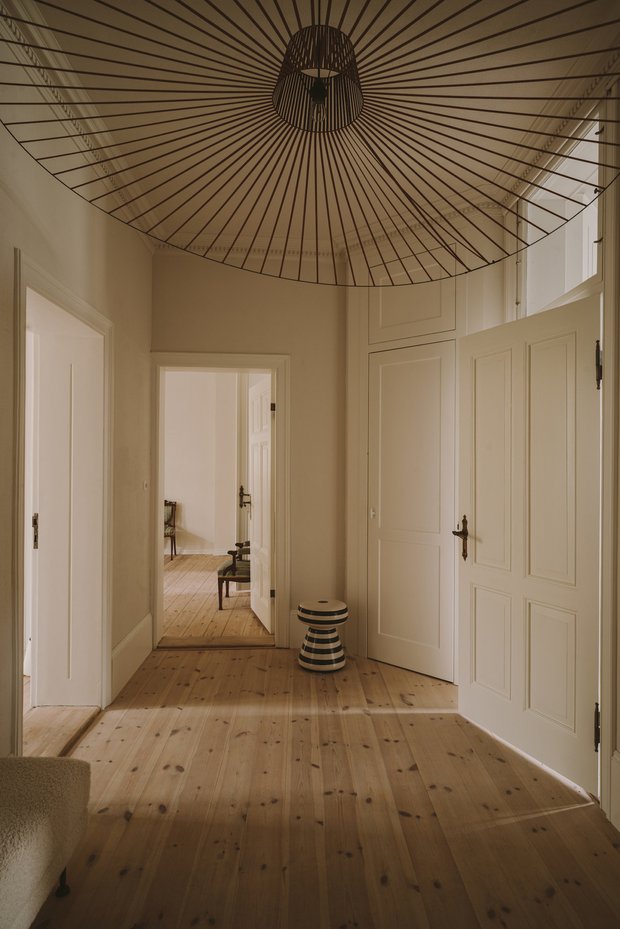 Фотография: Прихожая в стиле Скандинавский, Классический, Декор интерьера, Квартира, Белый, Зеленый, Бежевый, Польша, 3 комнаты – фото на INMYROOM