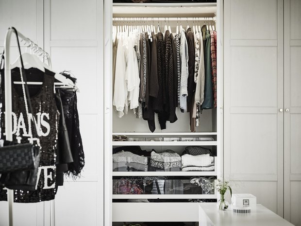 Фотография: Гардеробная в стиле Скандинавский, Спальня, Советы – фото на INMYROOM