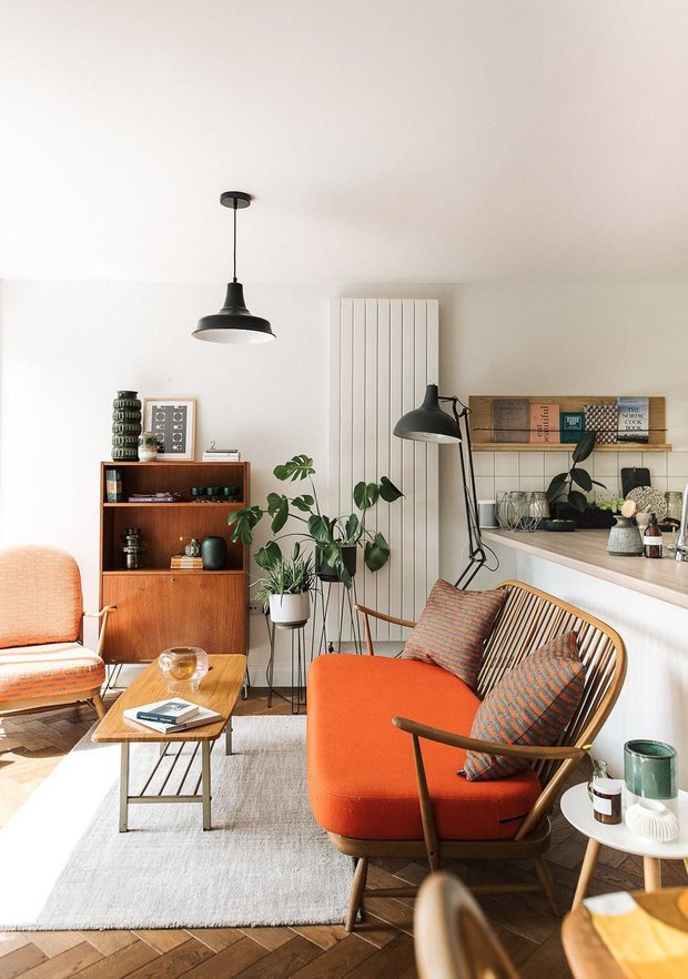 Фотография: Гостиная в стиле Скандинавский, Советы, генеральная уборка, уборка дома, Мари Кондо, метод конмари, Thomas, быстрая уборка – фото на INMYROOM