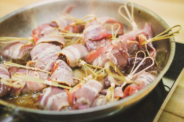 Фотография:  в стиле , Закуска, Жарить, Закуски, Мясо, Кулинарные рецепты, 30 минут, Испанская кухня, Вкусные рецепты, Домашние рецепты, Пошаговые рецепты, Новые рецепты, Рецепты с фото, Как приготовить быстро?, Как приготовить вкусно?, Просто – фото на INMYROOM